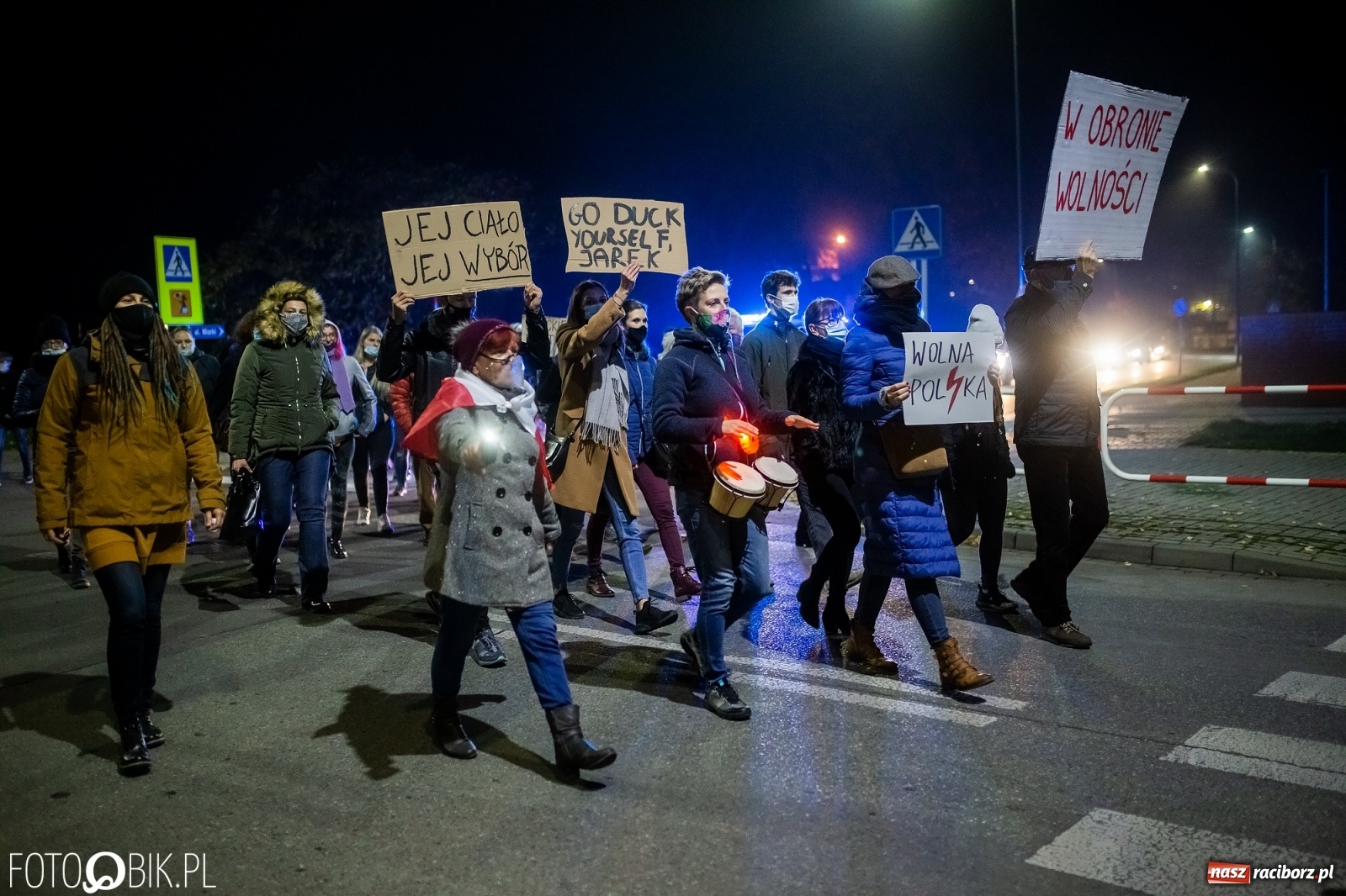 Zdjęcie w galerii na portalu naszraciborz.pl: Kolejny spacer - protest przeszedł ulicami Raciborza [FOTO i WIDEO] wiadomości z regionu