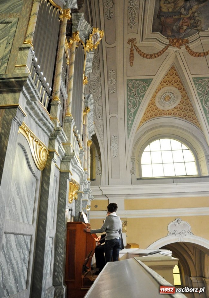 Zdjęcie w galerii na portalu naszraciborz.pl: Krzanowickie organy znów zagrały wiadomości z regionu