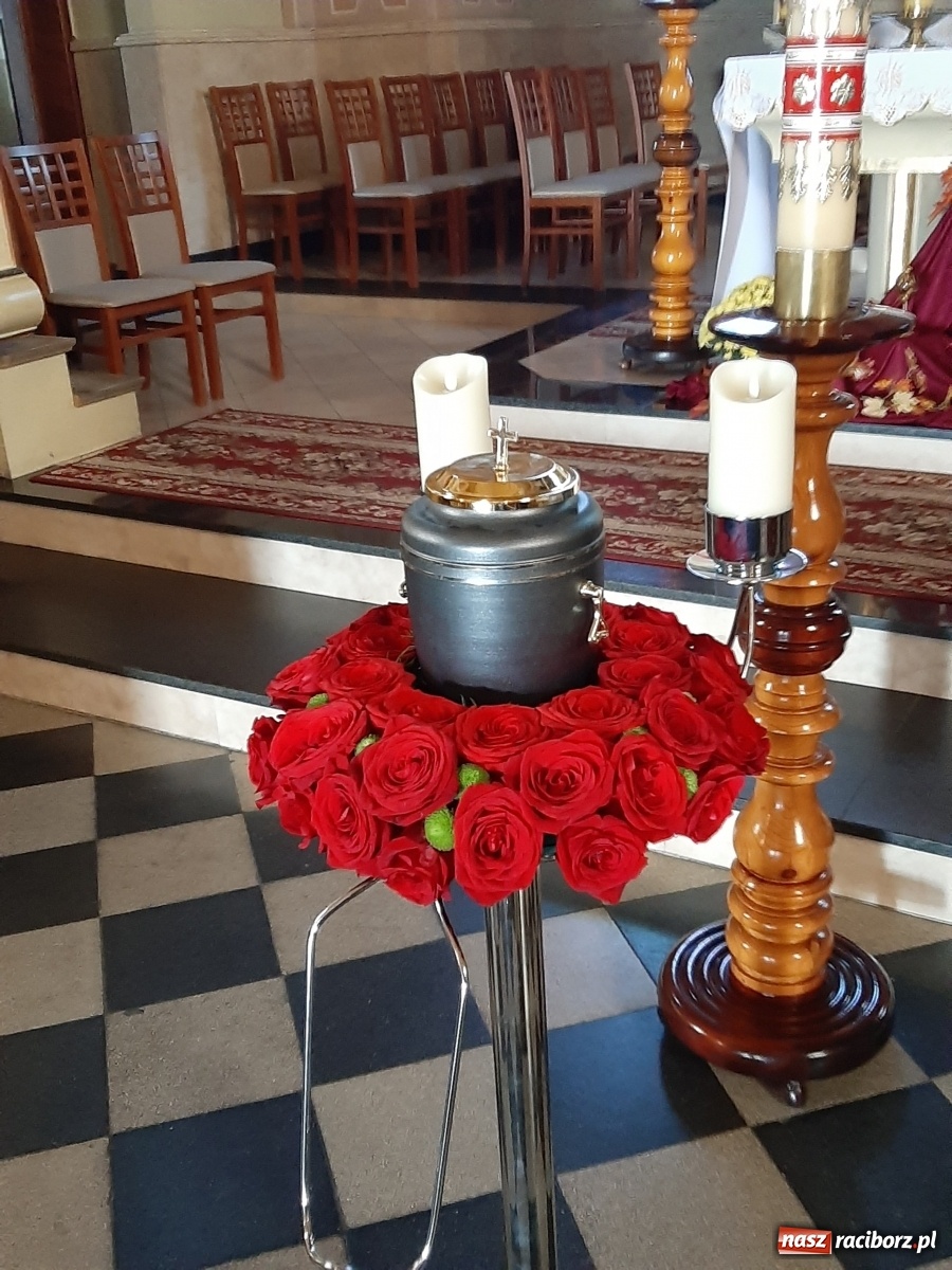 Zdjęcie w galerii na portalu naszraciborz.pl: Ostatnie pożegnanie śp. doktor Marii Wierczek  wiadomości z regionu