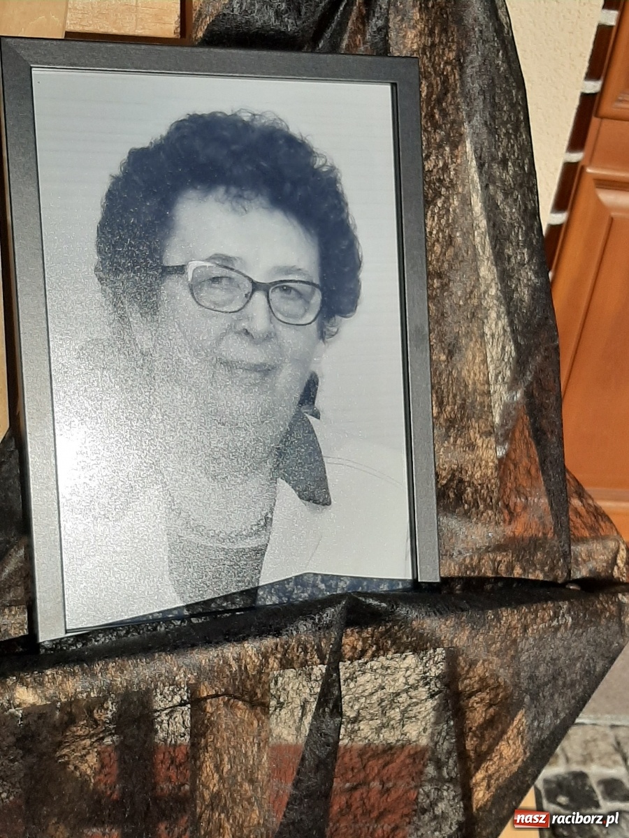 Zdjęcie w galerii na portalu naszraciborz.pl: Ostatnie pożegnanie śp. doktor Marii Wierczek  wiadomości z regionu