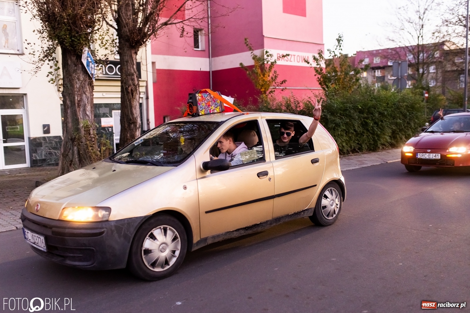 Zdjęcie w galerii na portalu naszraciborz.pl: Raciborski Zryw samochodowy [FOTO i WIDEO] wiadomości z regionu