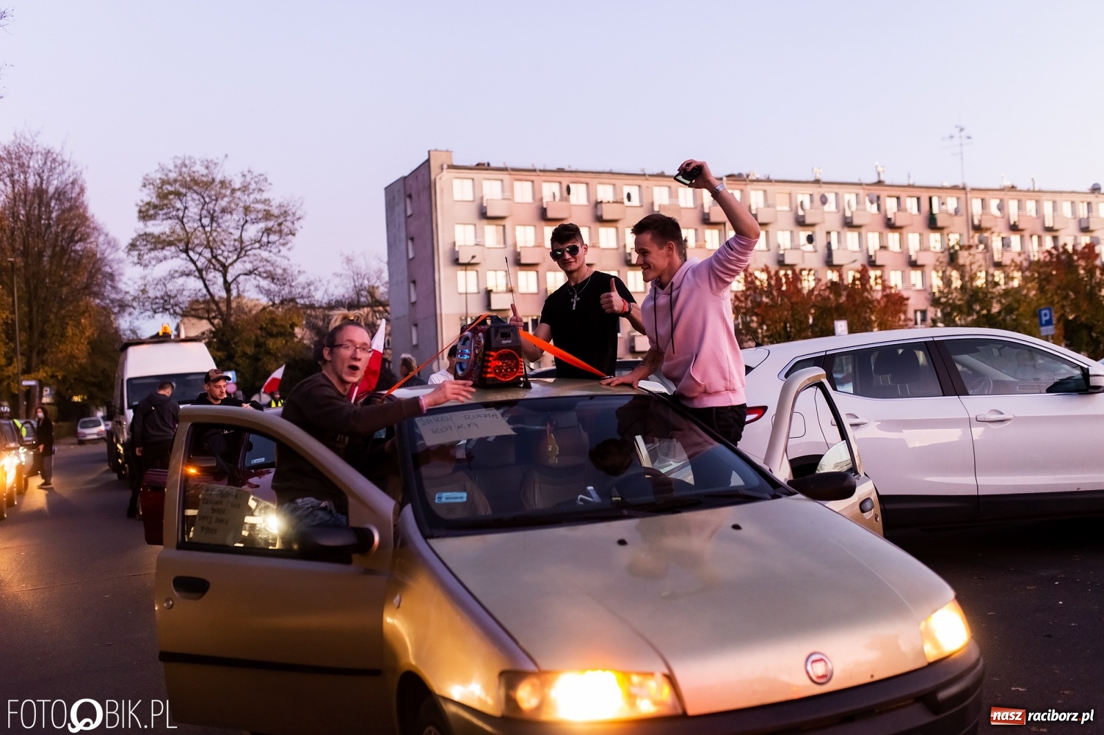 Zdjęcie w galerii na portalu naszraciborz.pl: Raciborski Zryw samochodowy [FOTO i WIDEO] wiadomości z regionu