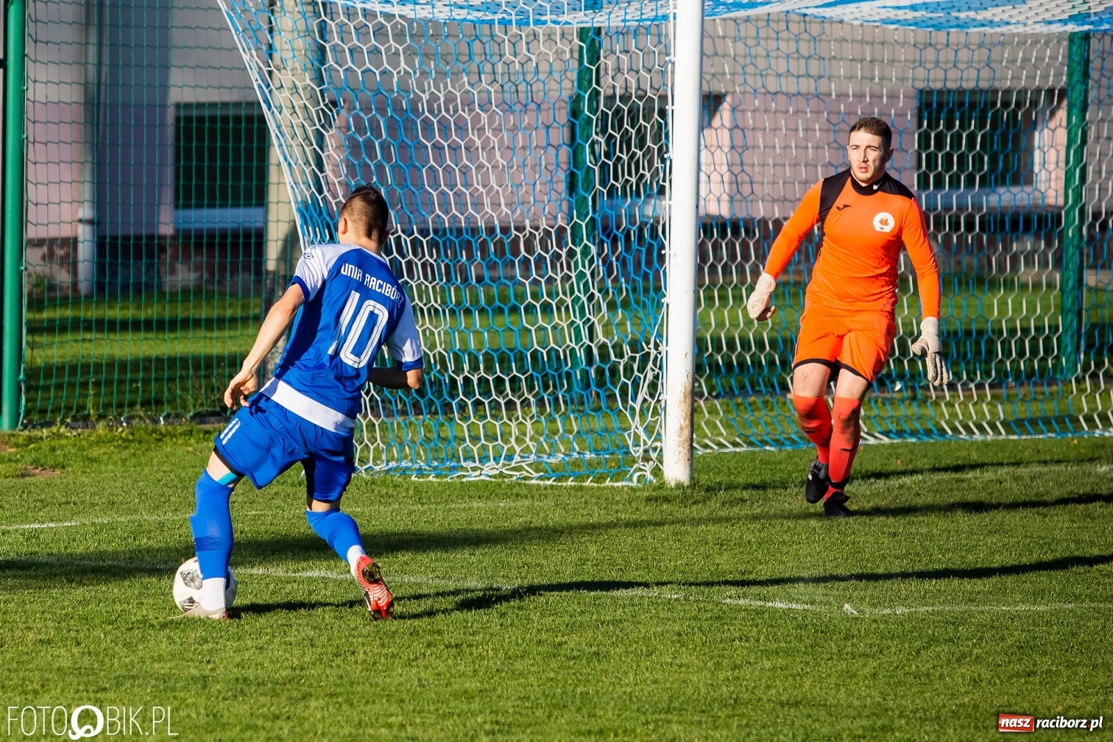 Zdjęcie w galerii na portalu naszraciborz.pl: Klasa okręgowa. Samobój ustawił spotkanie [FOTO] wiadomości z regionu