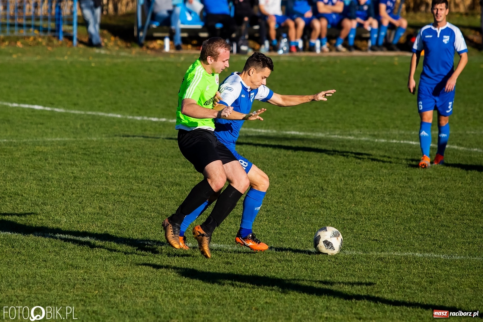 Zdjęcie w galerii na portalu naszraciborz.pl: Klasa okręgowa. Samobój ustawił spotkanie [FOTO] wiadomości z regionu