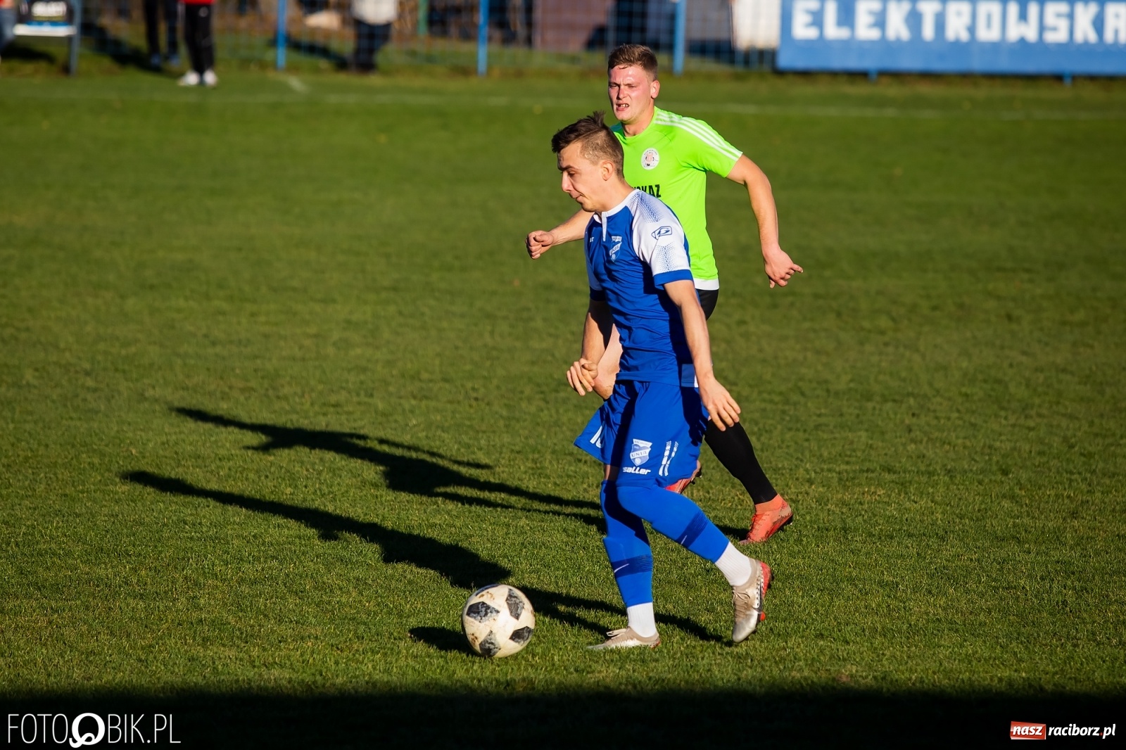 Zdjęcie w galerii na portalu naszraciborz.pl: Klasa okręgowa. Samobój ustawił spotkanie [FOTO] wiadomości z regionu