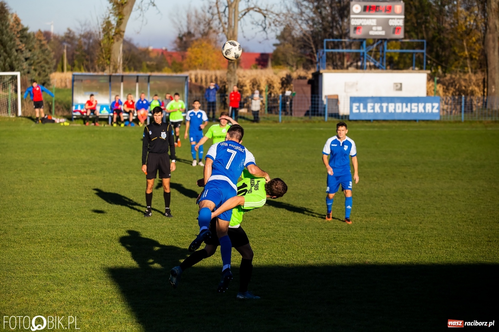 Zdjęcie w galerii na portalu naszraciborz.pl: Klasa okręgowa. Samobój ustawił spotkanie [FOTO] wiadomości z regionu