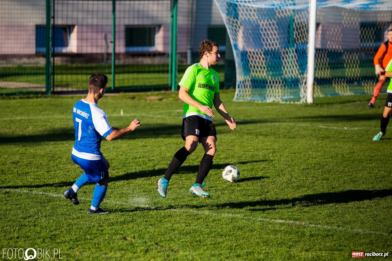 Zdjęcie w galerii na portalu naszraciborz.pl: Klasa okręgowa. Samobój ustawił spotkanie [FOTO] wiadomości z regionu