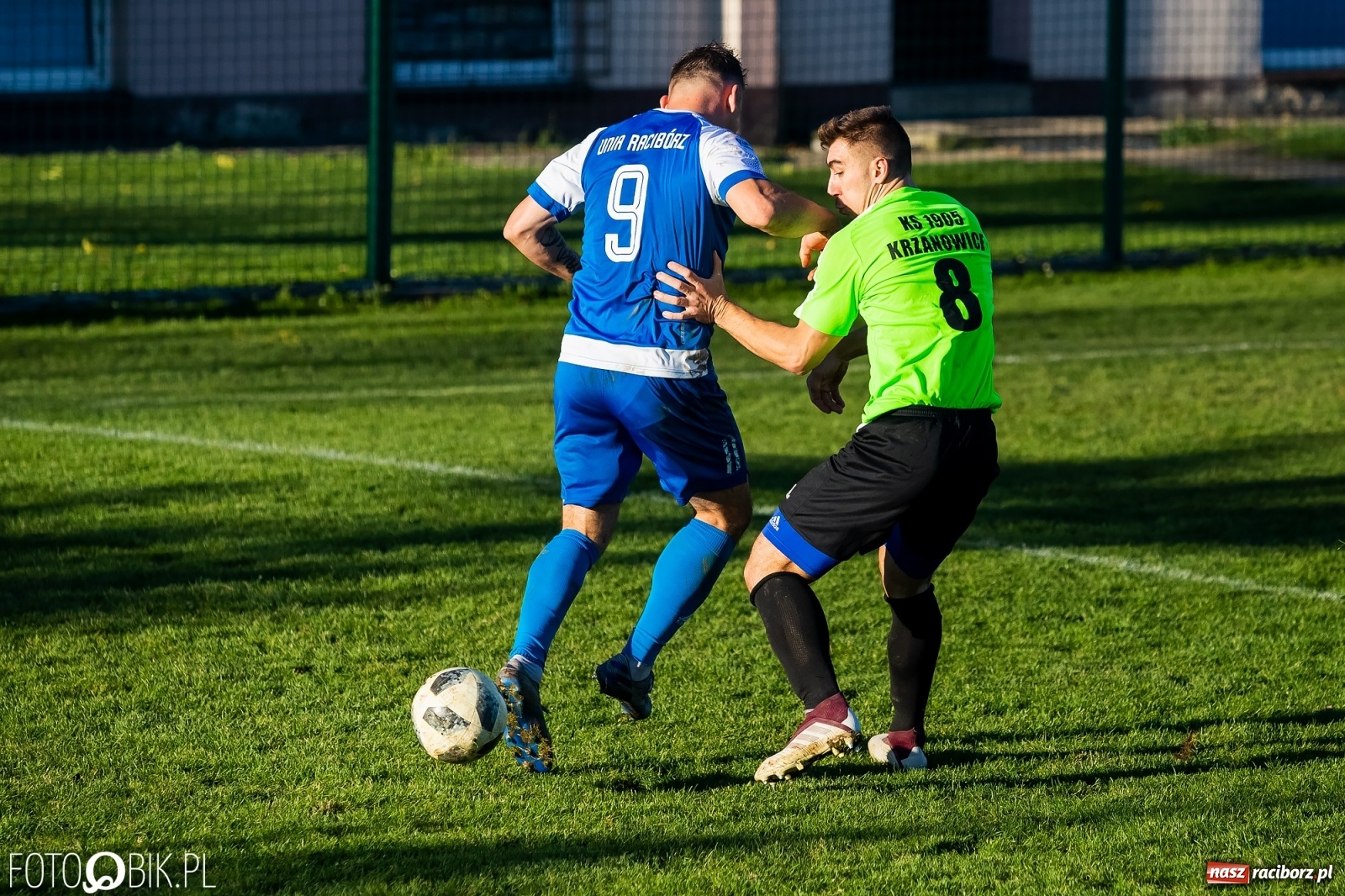 Zdjęcie w galerii na portalu naszraciborz.pl: Klasa okręgowa. Samobój ustawił spotkanie [FOTO] wiadomości z regionu