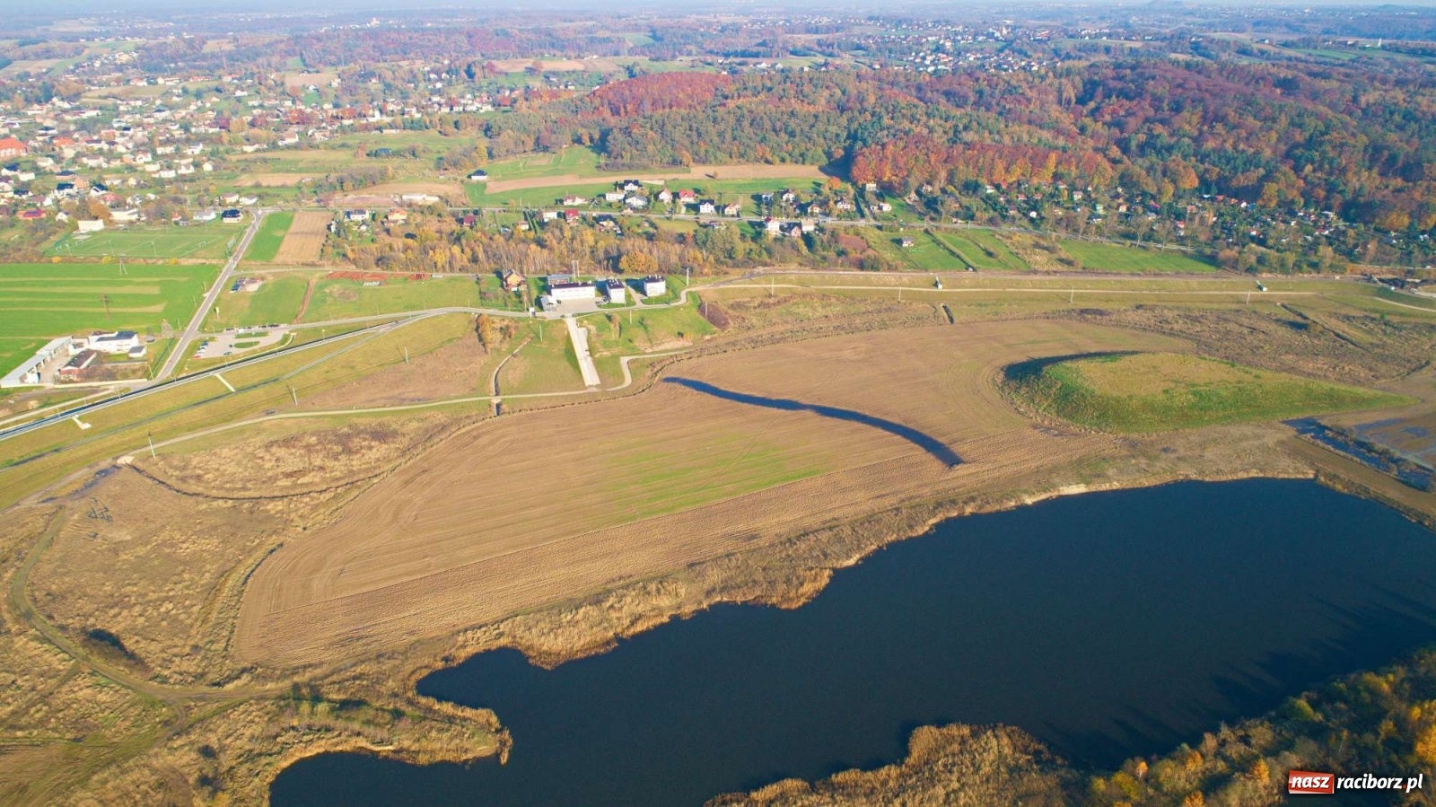 Zdjęcie w galerii na portalu naszraciborz.pl: Zbiornik Racibórz w barwach złotej jesieni [FOTO] wiadomości z regionu
