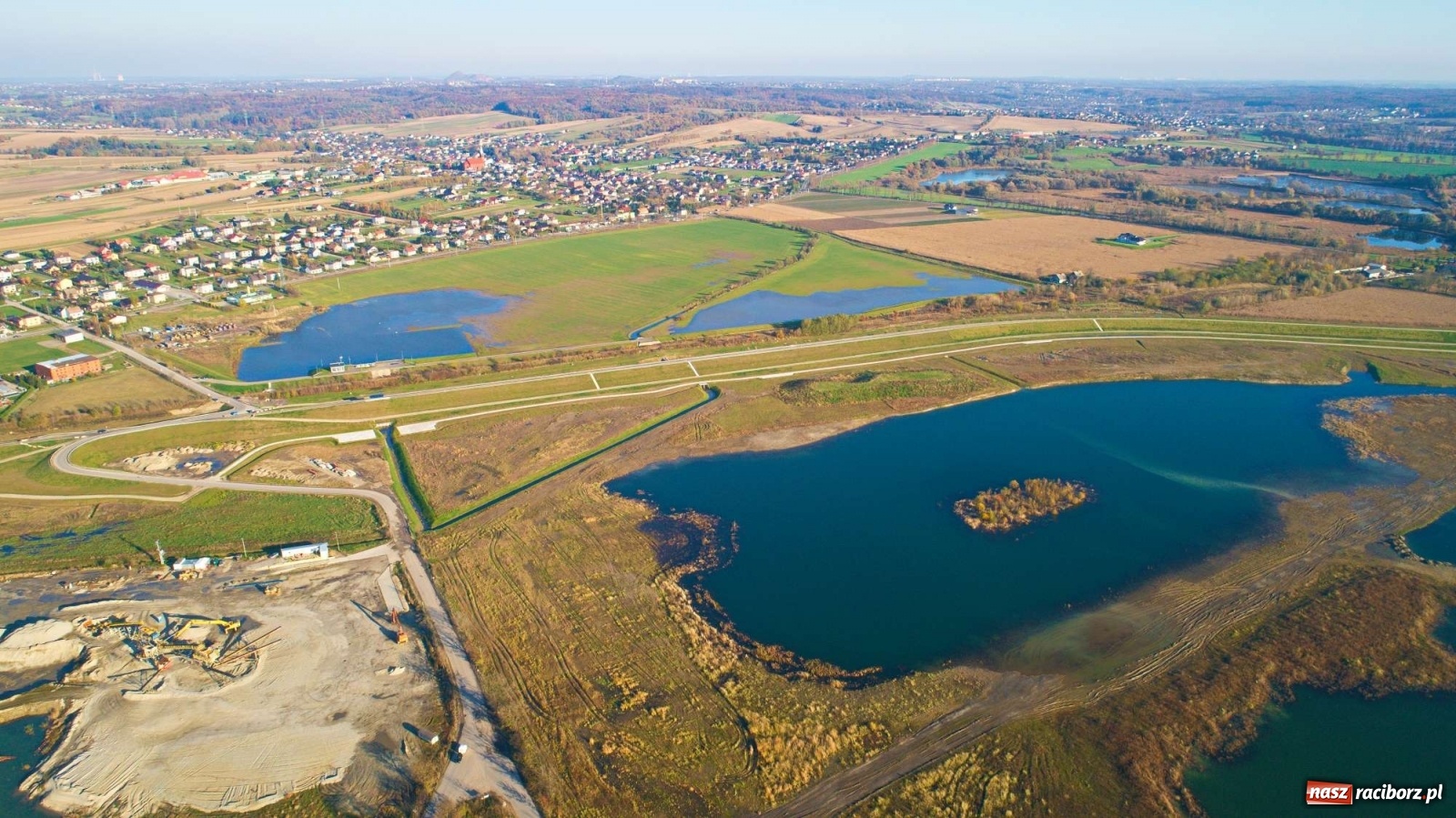 Zdjęcie w galerii na portalu naszraciborz.pl: Zbiornik Racibórz w barwach złotej jesieni [FOTO] wiadomości z regionu