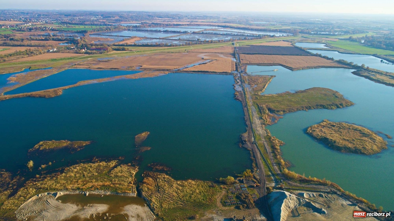 Zdjęcie w galerii na portalu naszraciborz.pl: Zbiornik Racibórz w barwach złotej jesieni [FOTO] wiadomości z regionu