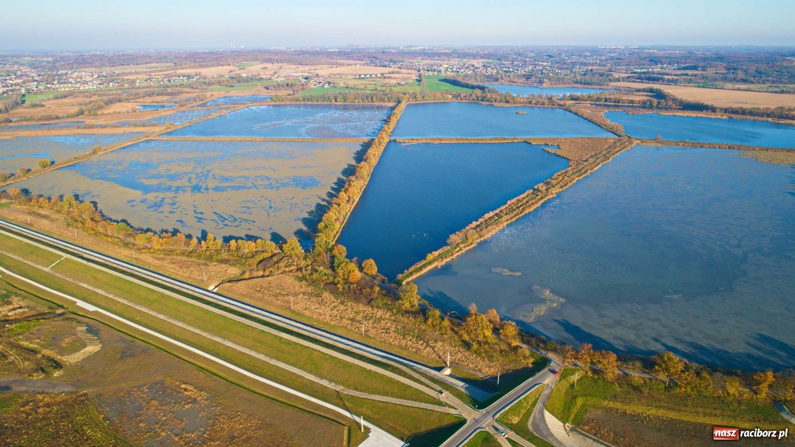 Zdjęcie w galerii na portalu naszraciborz.pl: Zbiornik Racibórz w barwach złotej jesieni [FOTO] wiadomości z regionu