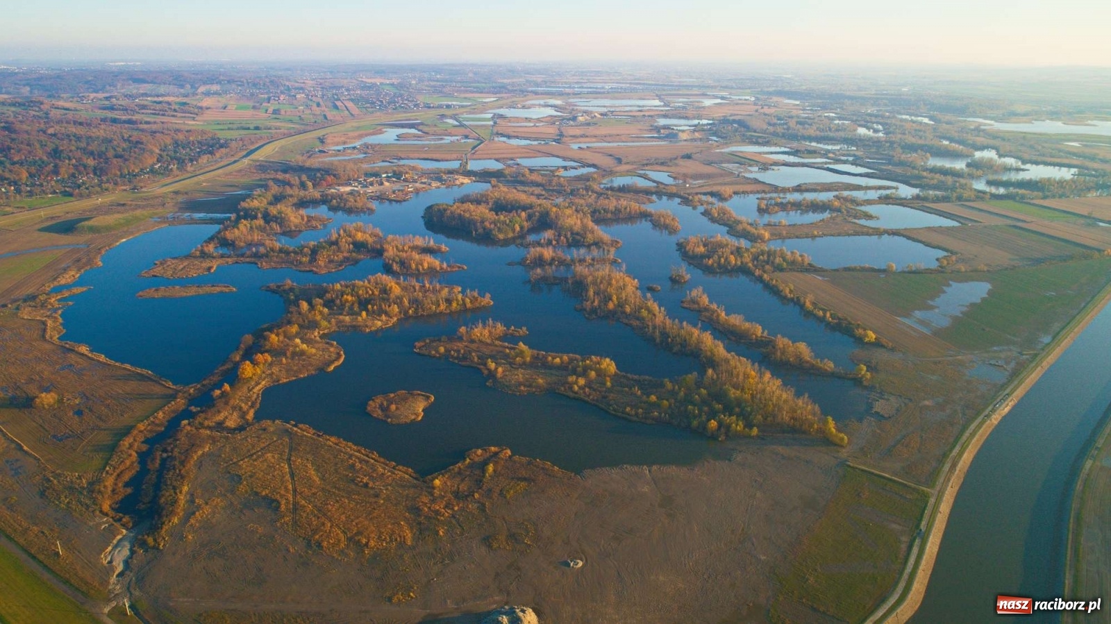 Zdjęcie w galerii na portalu naszraciborz.pl: Zbiornik Racibórz w barwach złotej jesieni [FOTO] wiadomości z regionu