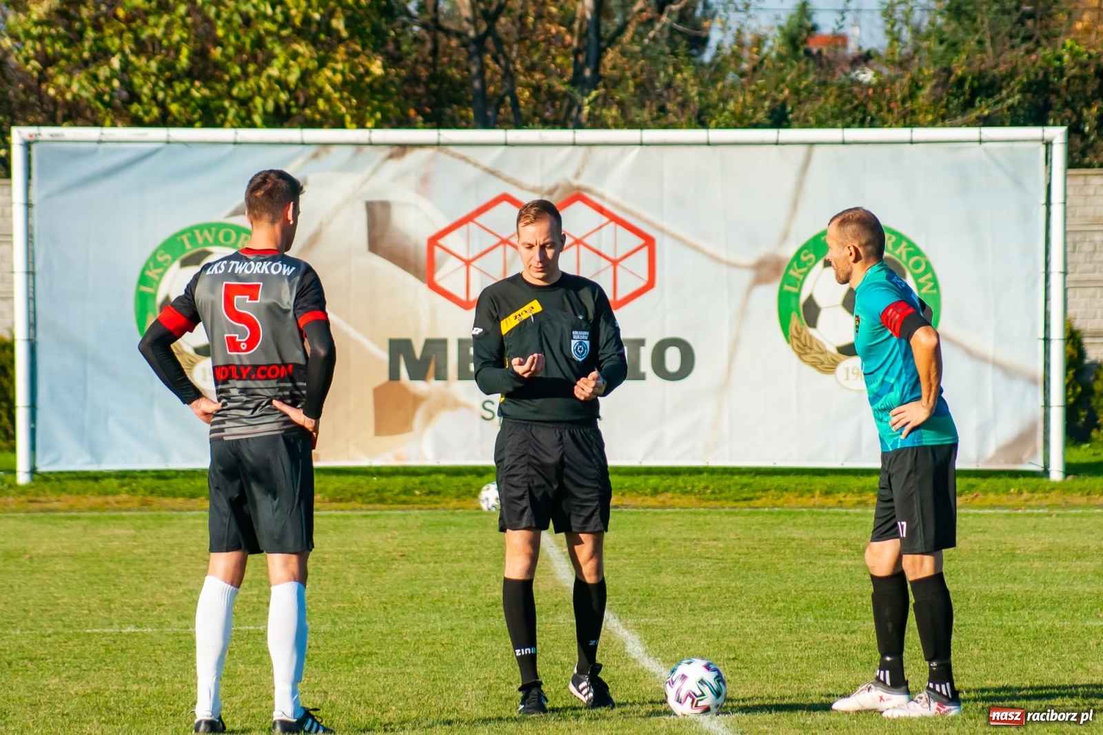 Zdjęcie w galerii na portalu naszraciborz.pl: Klasa okręgowa. Czarni Gorzyce lepsi w hicie kolejki [FOTO] wiadomości z regionu