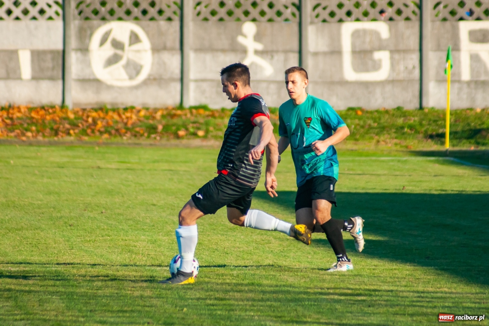 Zdjęcie w galerii na portalu naszraciborz.pl: Klasa okręgowa. Czarni Gorzyce lepsi w hicie kolejki [FOTO] wiadomości z regionu