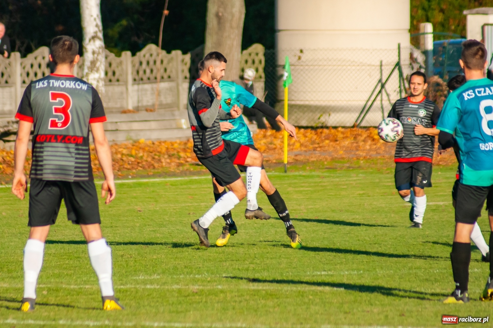 Zdjęcie w galerii na portalu naszraciborz.pl: Klasa okręgowa. Czarni Gorzyce lepsi w hicie kolejki [FOTO] wiadomości z regionu