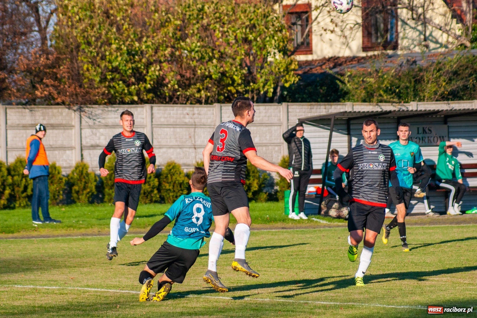 Zdjęcie w galerii na portalu naszraciborz.pl: Klasa okręgowa. Czarni Gorzyce lepsi w hicie kolejki [FOTO] wiadomości z regionu