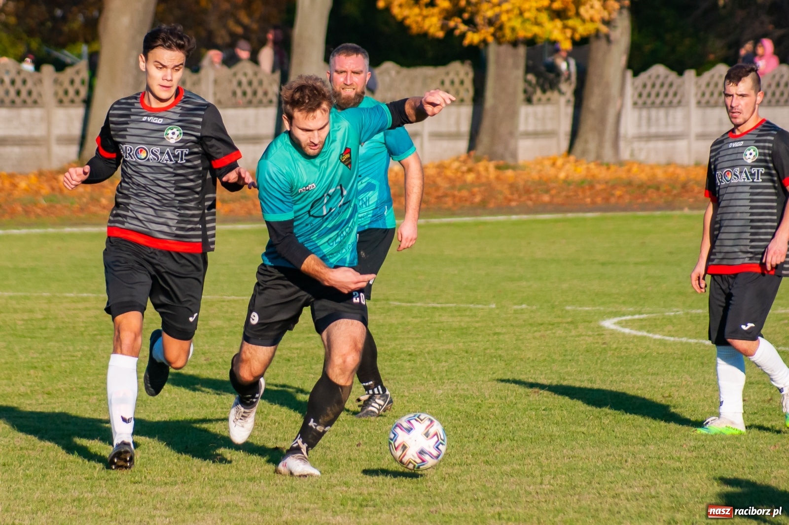 Zdjęcie w galerii na portalu naszraciborz.pl: Klasa okręgowa. Czarni Gorzyce lepsi w hicie kolejki [FOTO] wiadomości z regionu