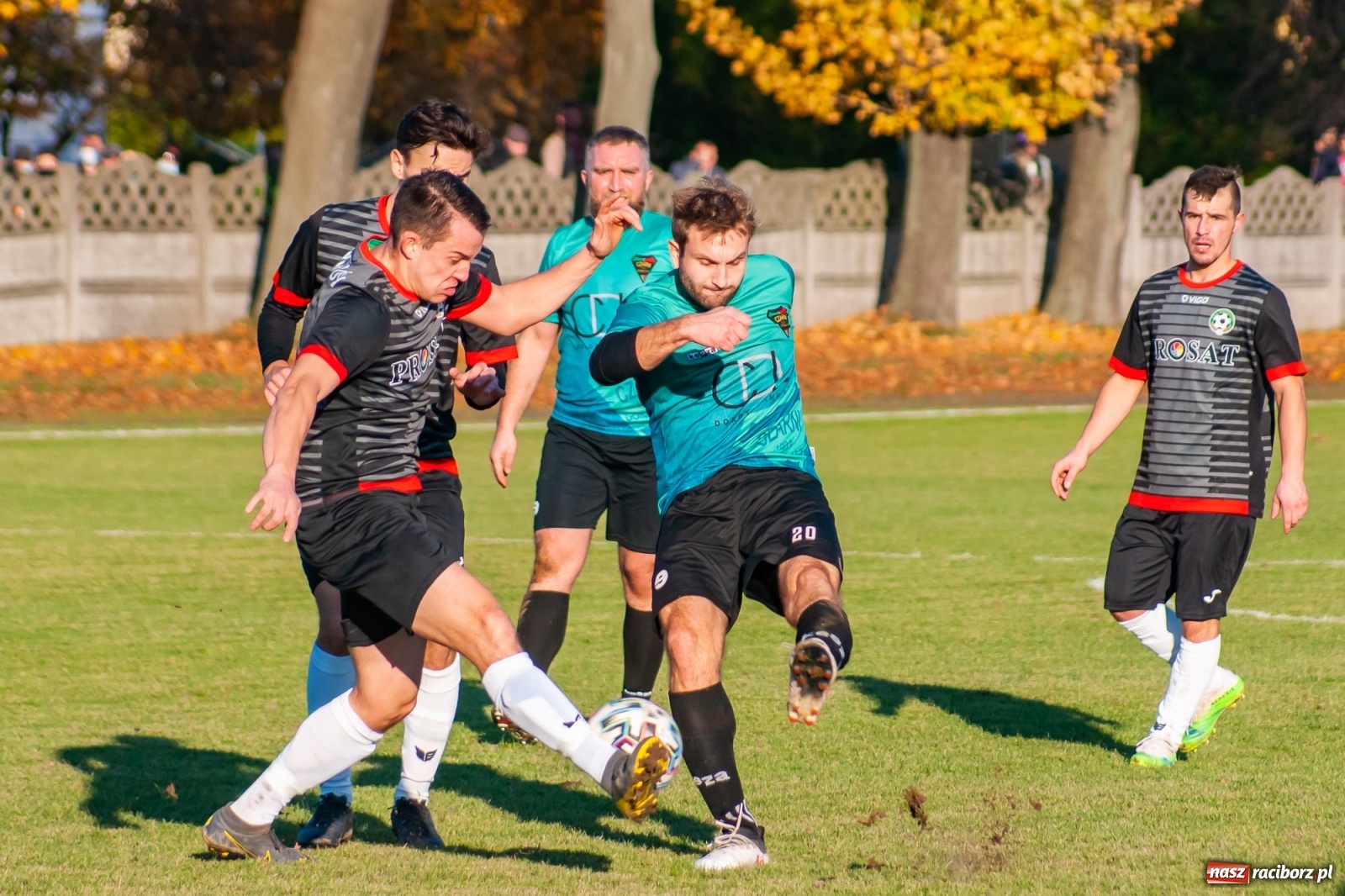 Zdjęcie w galerii na portalu naszraciborz.pl: Klasa okręgowa. Czarni Gorzyce lepsi w hicie kolejki [FOTO] wiadomości z regionu