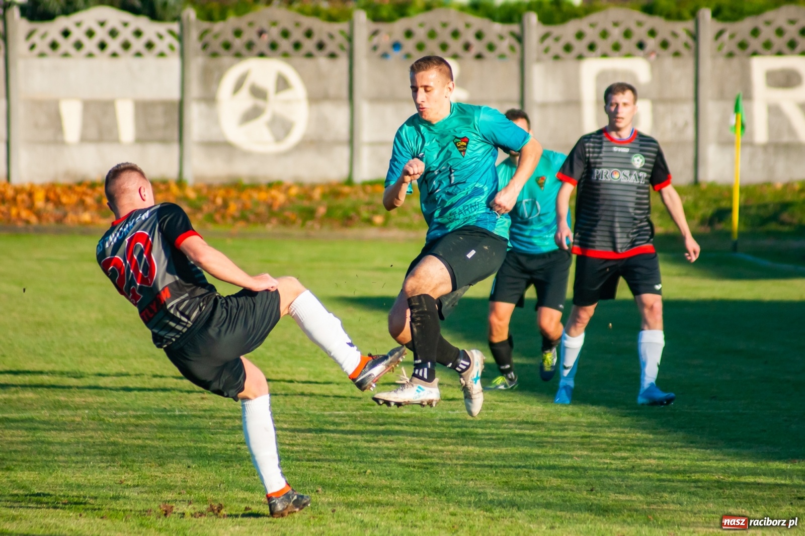 Zdjęcie w galerii na portalu naszraciborz.pl: Klasa okręgowa. Czarni Gorzyce lepsi w hicie kolejki [FOTO] wiadomości z regionu