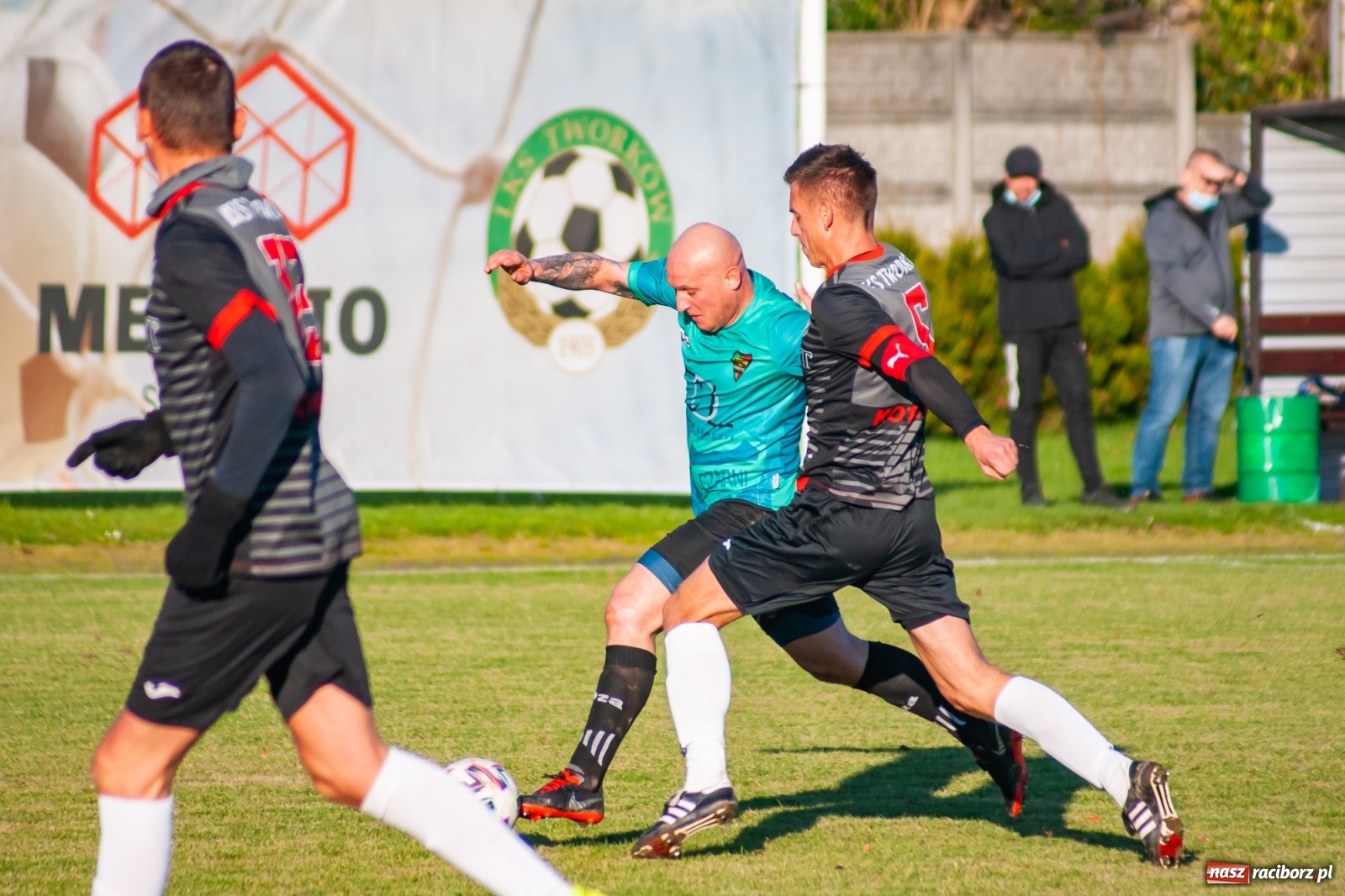 Zdjęcie w galerii na portalu naszraciborz.pl: Klasa okręgowa. Czarni Gorzyce lepsi w hicie kolejki [FOTO] wiadomości z regionu