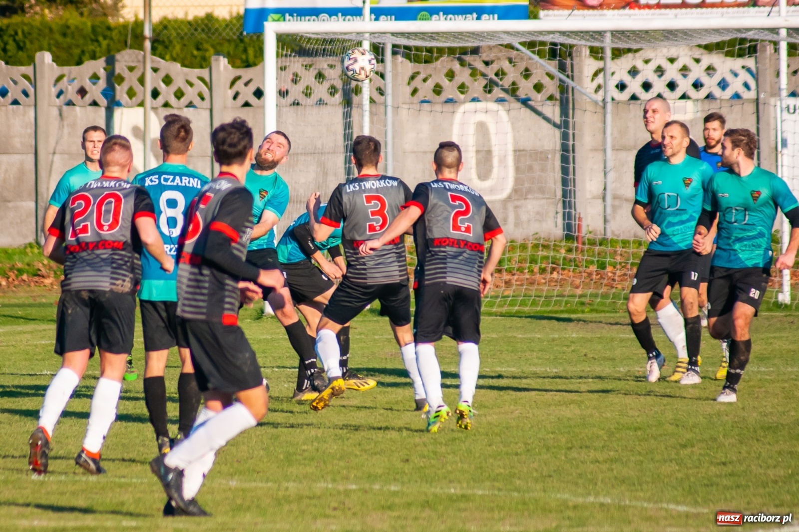 Zdjęcie w galerii na portalu naszraciborz.pl: Klasa okręgowa. Czarni Gorzyce lepsi w hicie kolejki [FOTO] wiadomości z regionu