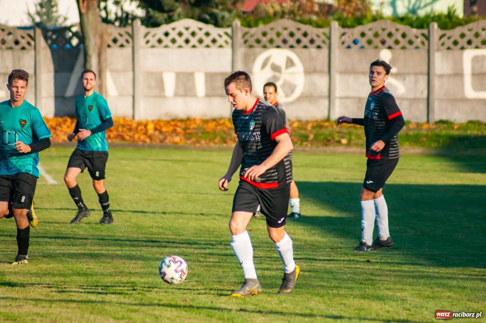 Zdjęcie w galerii na portalu naszraciborz.pl: Klasa okręgowa. Czarni Gorzyce lepsi w hicie kolejki [FOTO] wiadomości z regionu