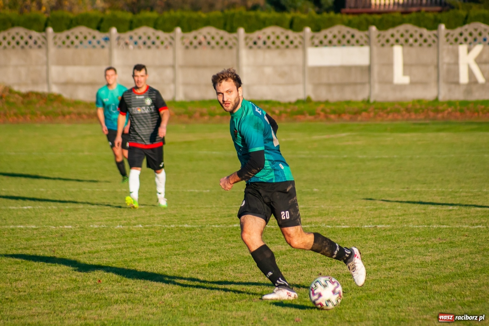 Zdjęcie w galerii na portalu naszraciborz.pl: Klasa okręgowa. Czarni Gorzyce lepsi w hicie kolejki [FOTO] wiadomości z regionu
