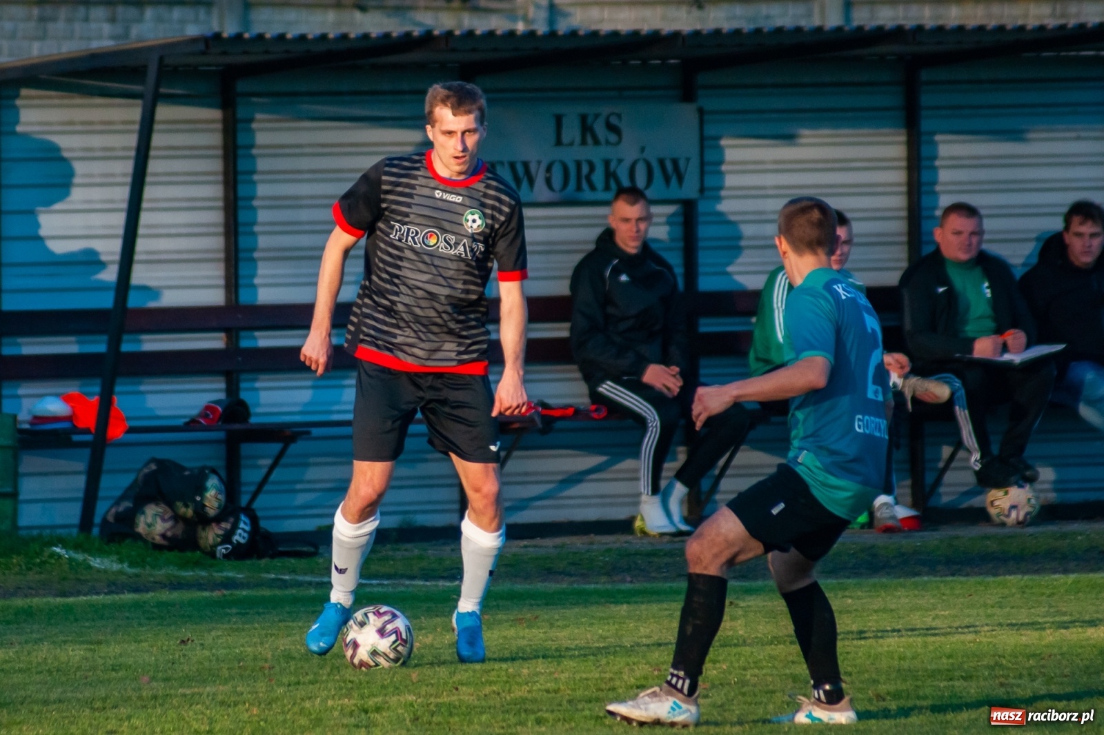 Zdjęcie w galerii na portalu naszraciborz.pl: Klasa okręgowa. Czarni Gorzyce lepsi w hicie kolejki [FOTO] wiadomości z regionu