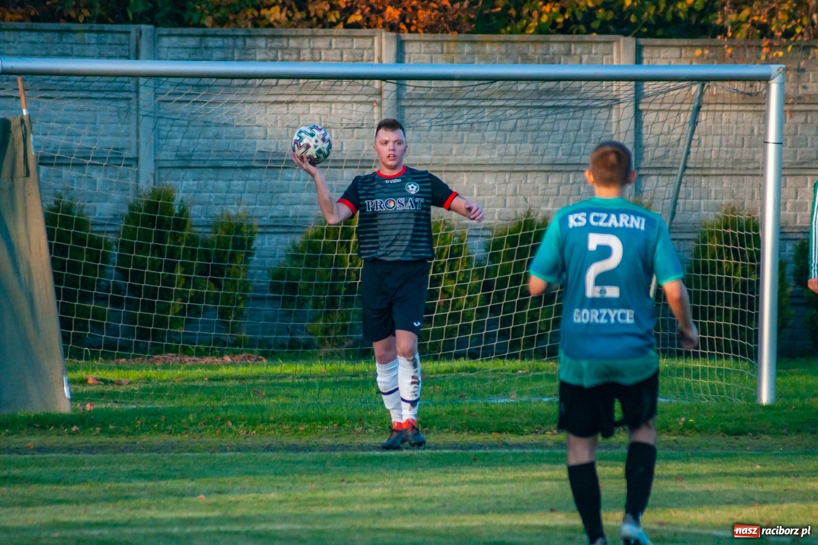 Zdjęcie w galerii na portalu naszraciborz.pl: Klasa okręgowa. Czarni Gorzyce lepsi w hicie kolejki [FOTO] wiadomości z regionu