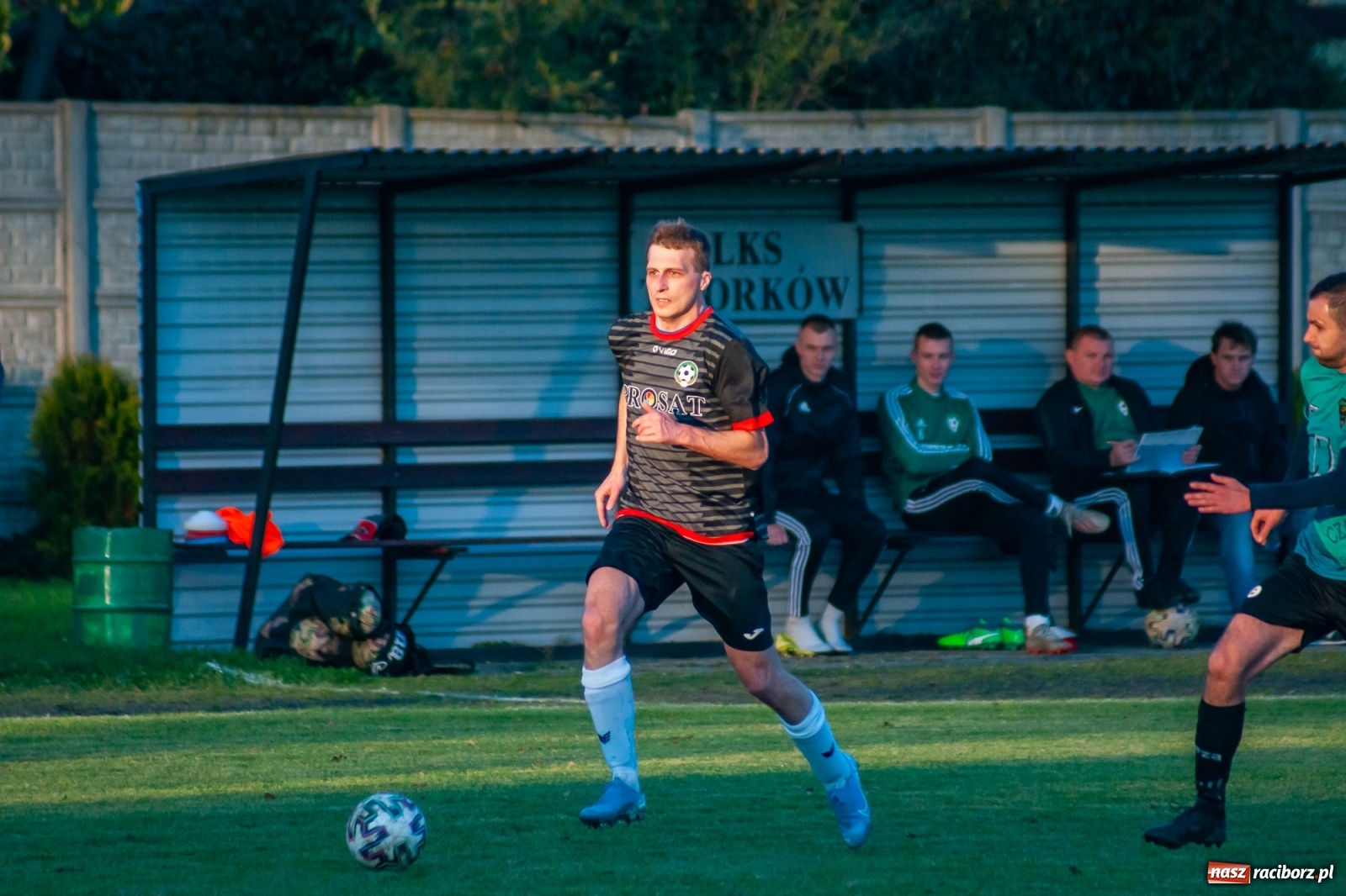 Zdjęcie w galerii na portalu naszraciborz.pl: Klasa okręgowa. Czarni Gorzyce lepsi w hicie kolejki [FOTO] wiadomości z regionu