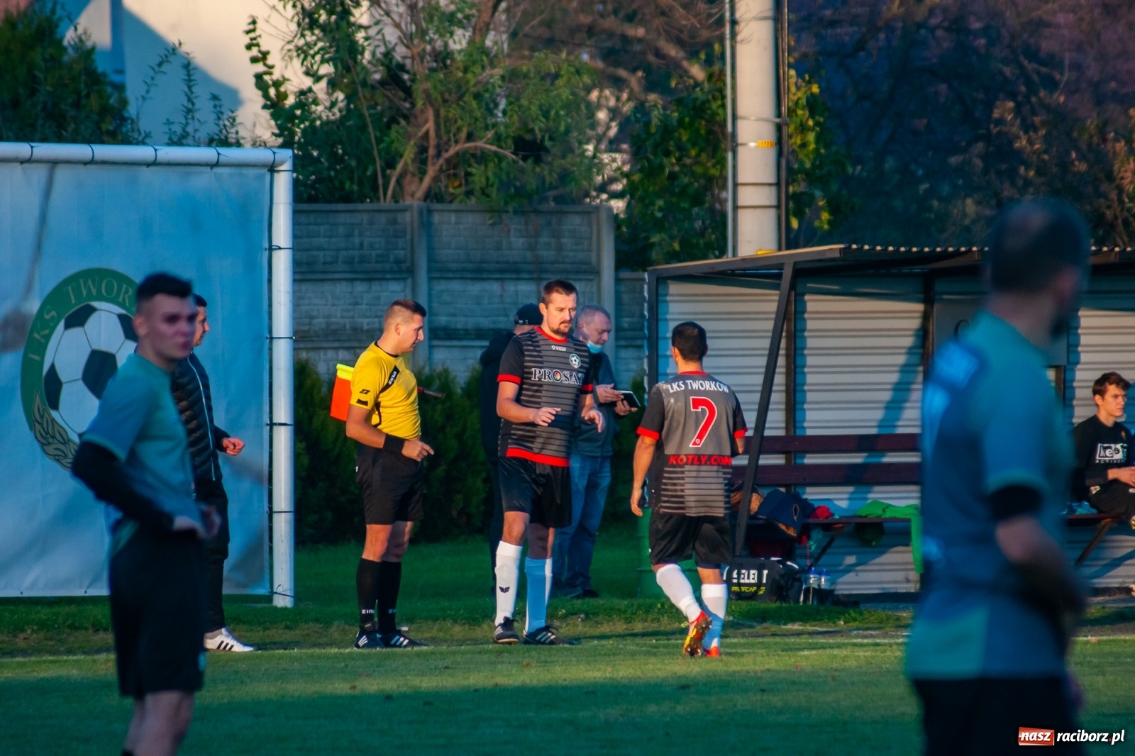 Zdjęcie w galerii na portalu naszraciborz.pl: Klasa okręgowa. Czarni Gorzyce lepsi w hicie kolejki [FOTO] wiadomości z regionu