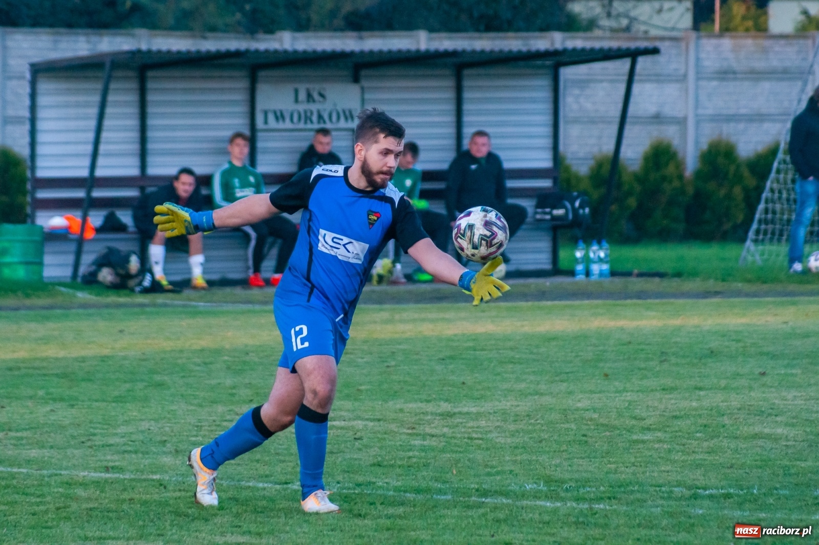 Zdjęcie w galerii na portalu naszraciborz.pl: Klasa okręgowa. Czarni Gorzyce lepsi w hicie kolejki [FOTO] wiadomości z regionu
