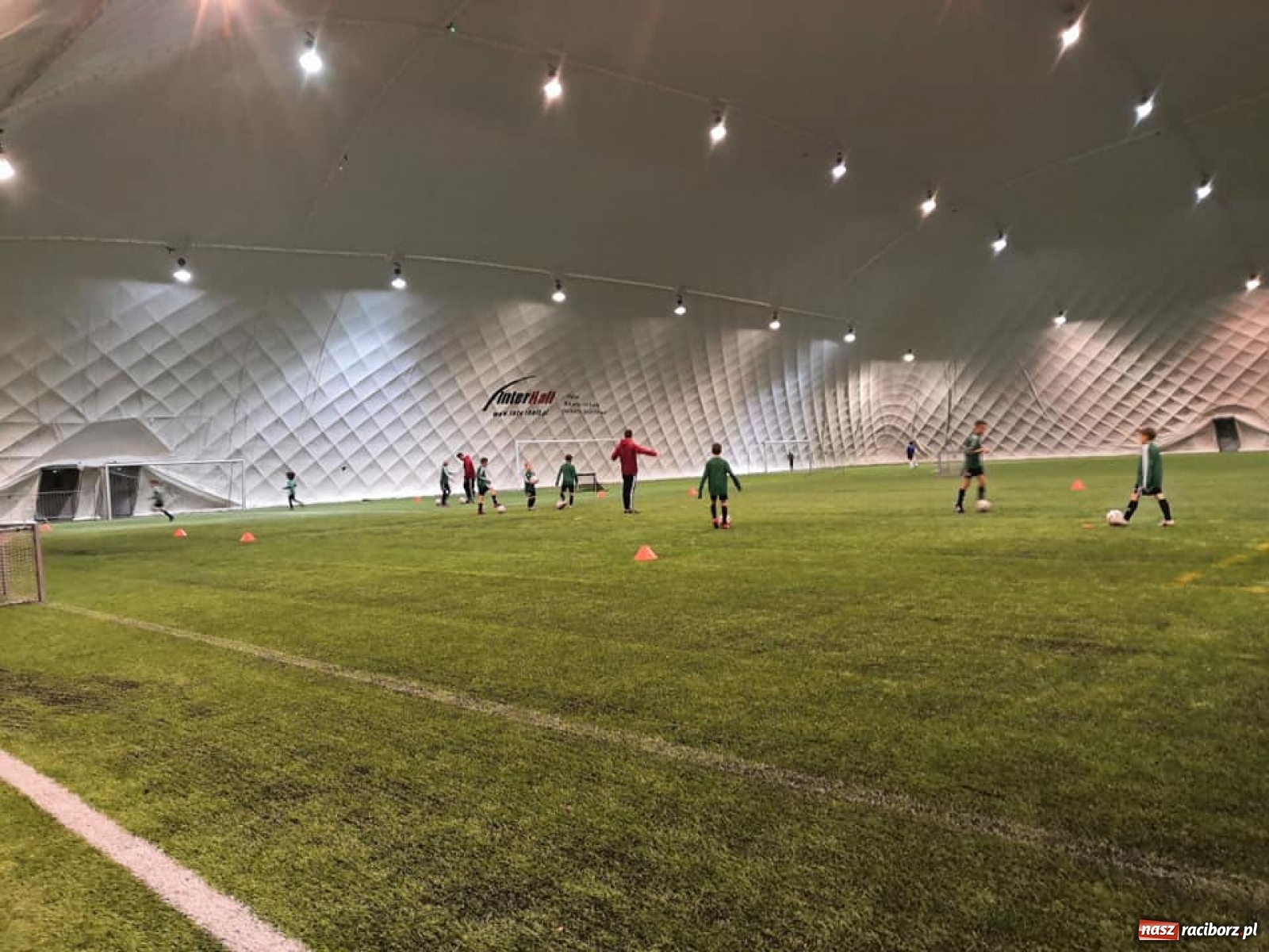 Zdjęcie w galerii na portalu naszraciborz.pl: Trener LKS Tworków na stażu w Legii Warszawa wiadomości z regionu