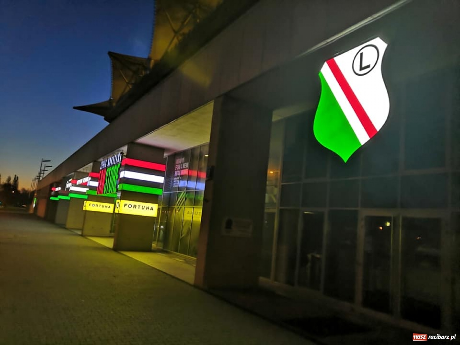 Zdjęcie w galerii na portalu naszraciborz.pl: Trener LKS Tworków na stażu w Legii Warszawa wiadomości z regionu