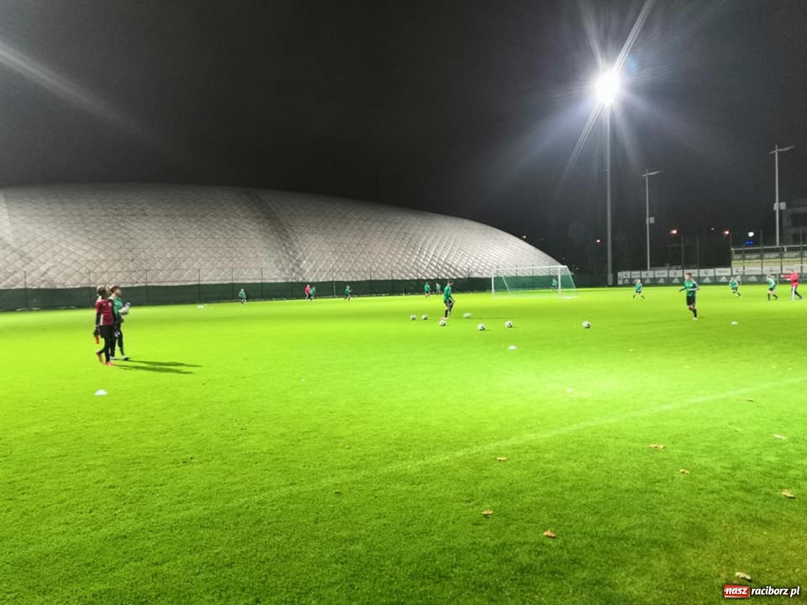 Zdjęcie w galerii na portalu naszraciborz.pl: Trener LKS Tworków na stażu w Legii Warszawa wiadomości z regionu