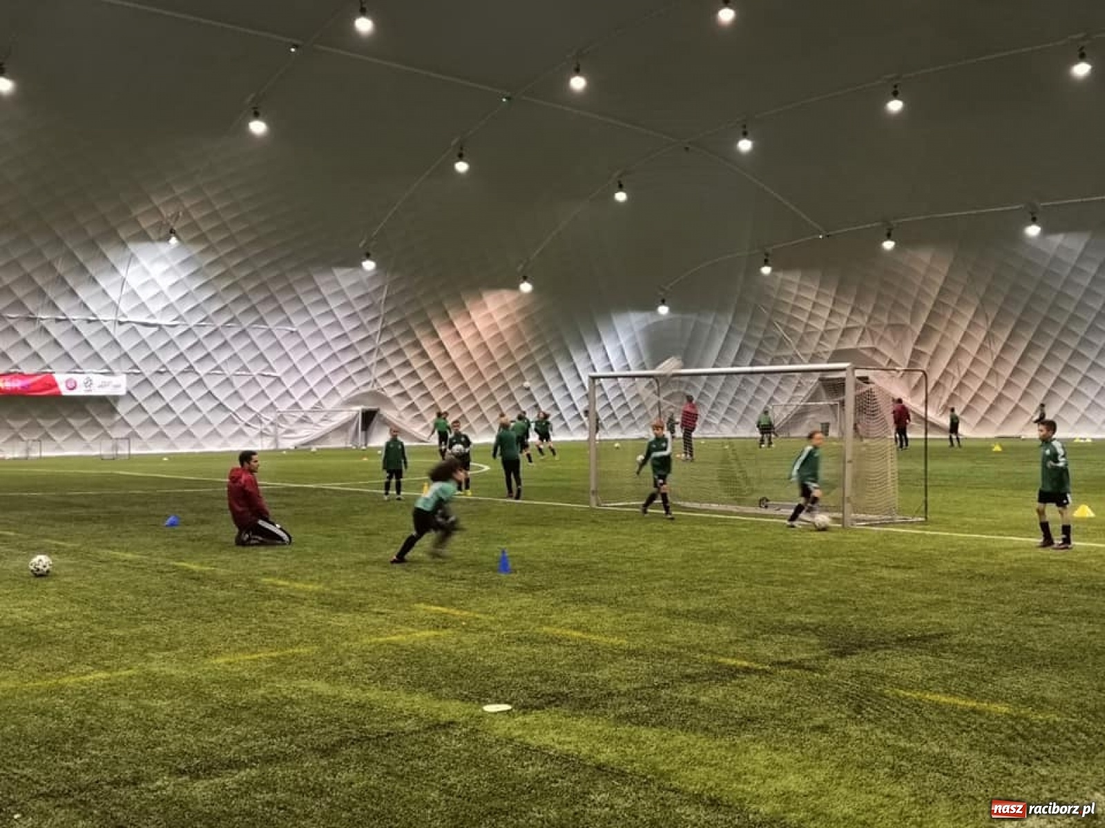 Zdjęcie w galerii na portalu naszraciborz.pl: Trener LKS Tworków na stażu w Legii Warszawa wiadomości z regionu