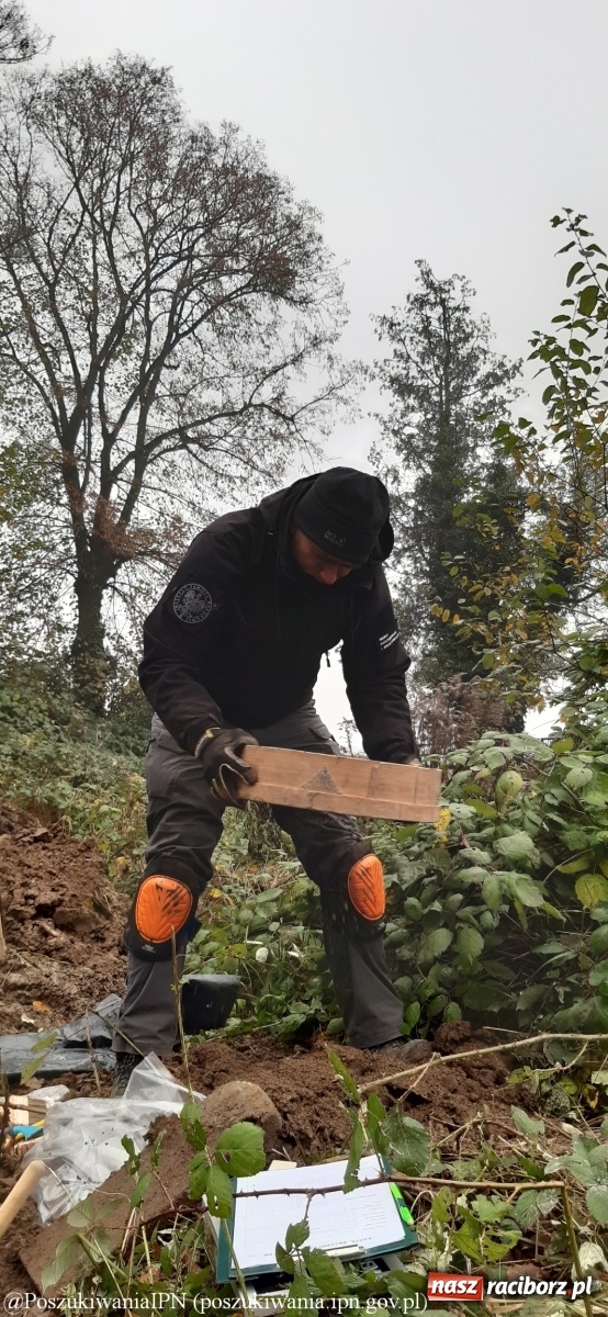Zdjęcie w galerii na portalu naszraciborz.pl: TVP o ekshumacjach IPN w Raciborzu  wiadomości z regionu