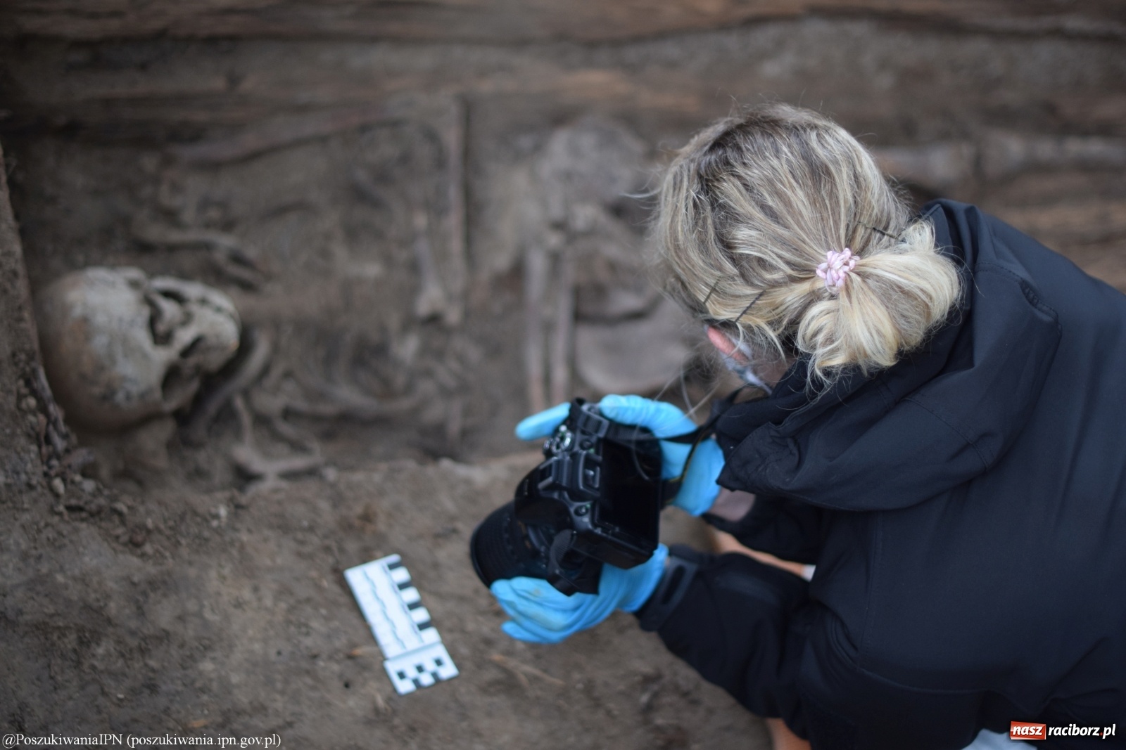 Zdjęcie w galerii na portalu naszraciborz.pl: TVP o ekshumacjach IPN w Raciborzu  wiadomości z regionu