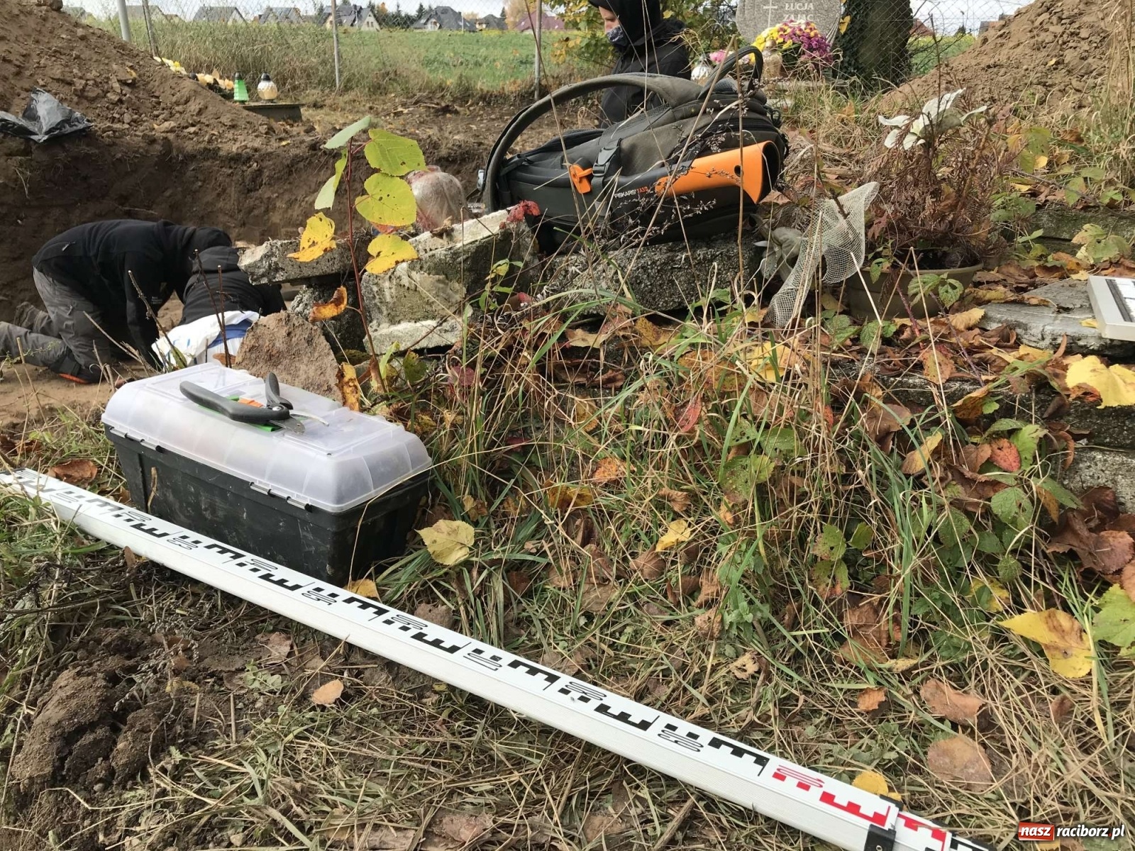 Zdjęcie w galerii na portalu naszraciborz.pl: TVP o ekshumacjach IPN w Raciborzu  wiadomości z regionu
