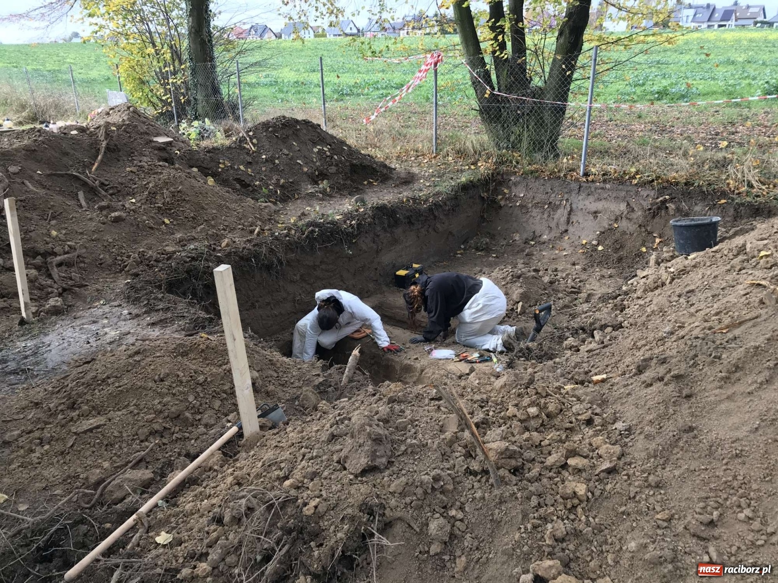 Zdjęcie w galerii na portalu naszraciborz.pl: TVP o ekshumacjach IPN w Raciborzu  wiadomości z regionu