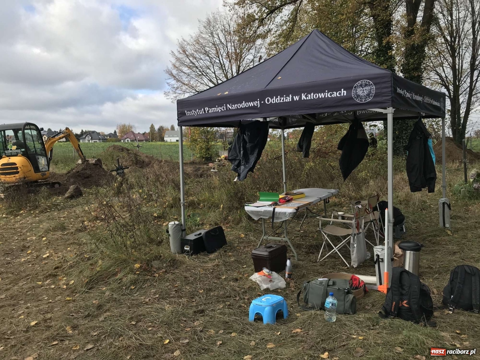 Zdjęcie w galerii na portalu naszraciborz.pl: TVP o ekshumacjach IPN w Raciborzu  wiadomości z regionu