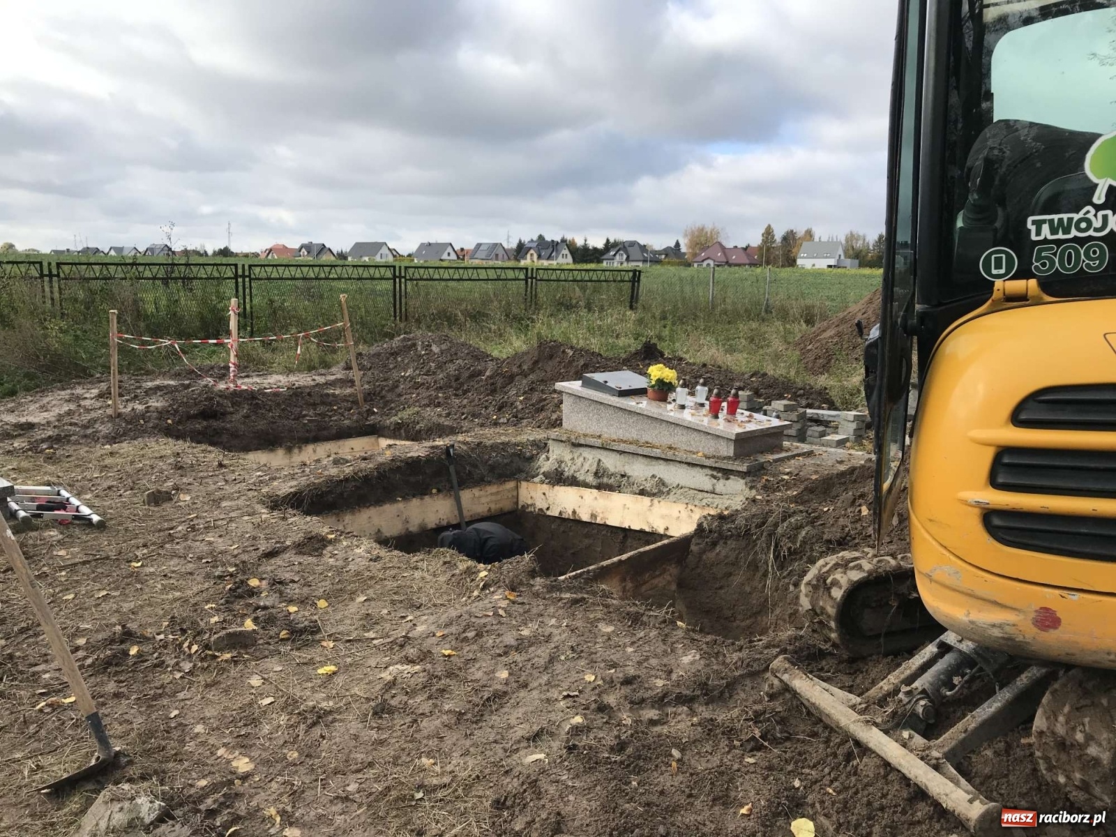 Zdjęcie w galerii na portalu naszraciborz.pl: TVP o ekshumacjach IPN w Raciborzu  wiadomości z regionu