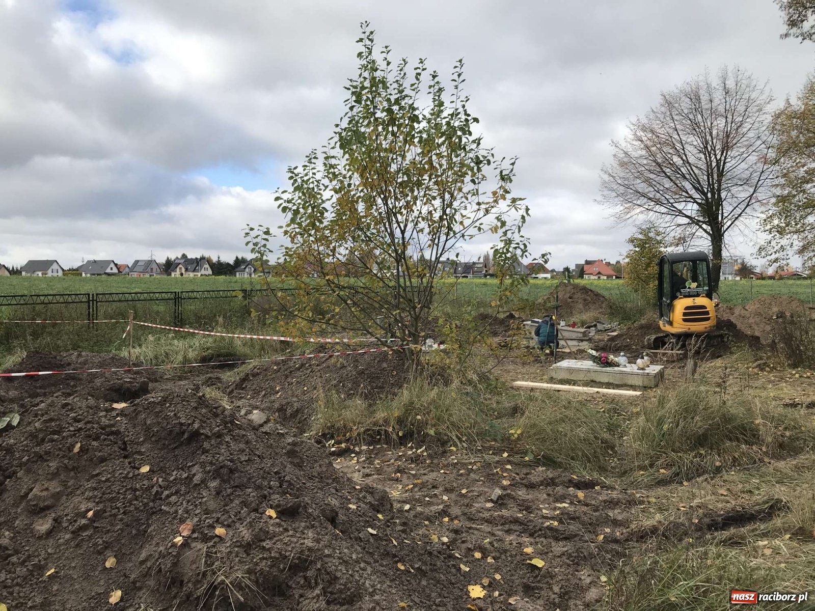 Zdjęcie w galerii na portalu naszraciborz.pl: TVP o ekshumacjach IPN w Raciborzu  wiadomości z regionu