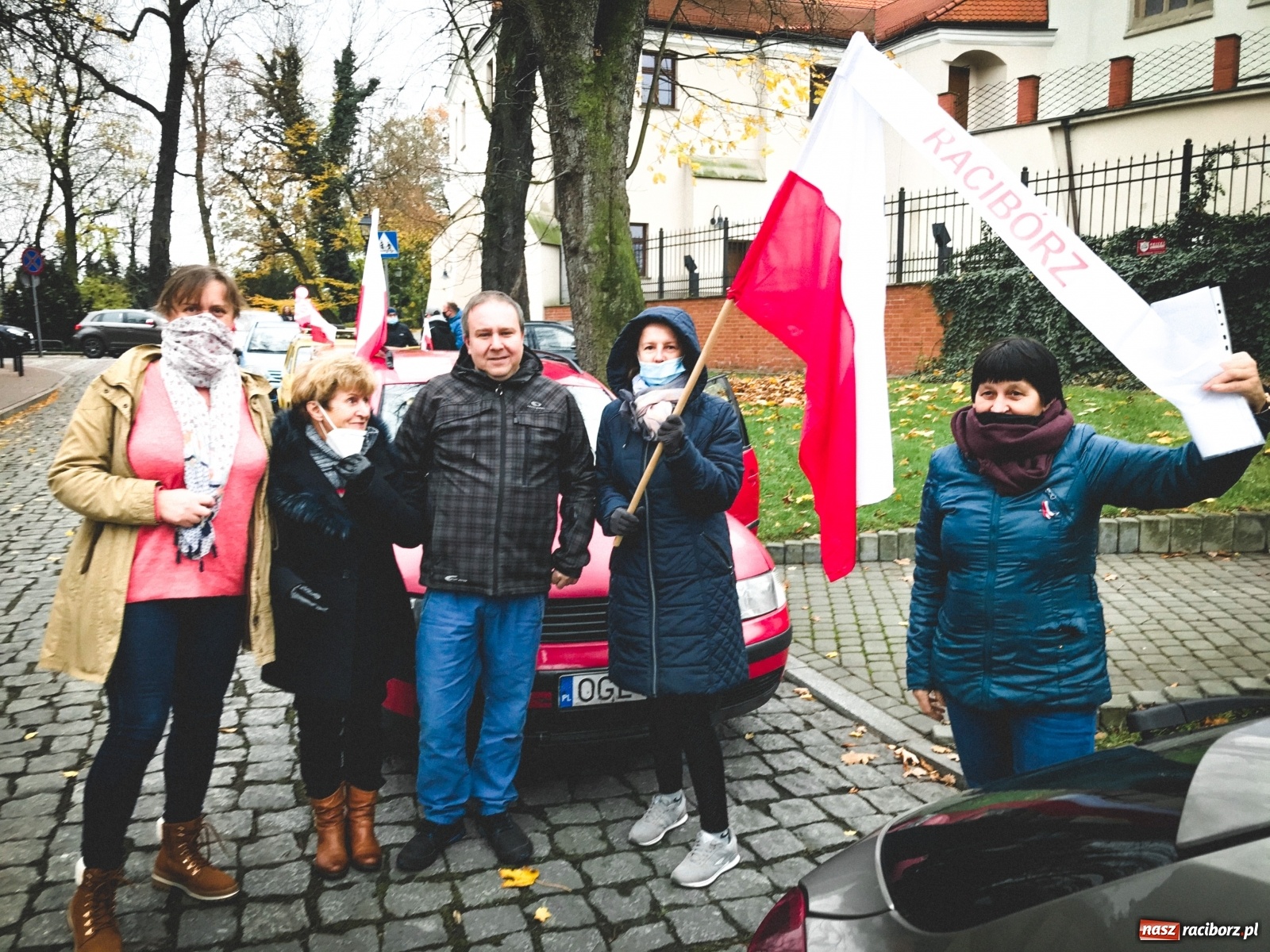 Zdjęcie w galerii na portalu naszraciborz.pl: Spontaniczny przejazd patriotyczny na Święto Niepodległości wiadomości z regionu