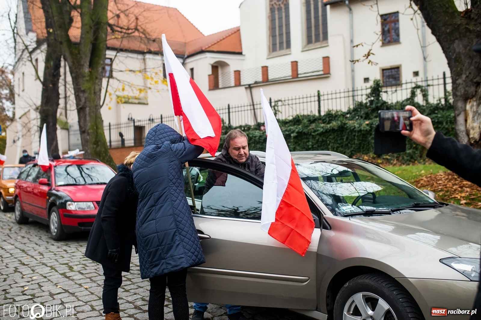 Zdjęcie w galerii na portalu naszraciborz.pl: Spontaniczny przejazd patriotyczny na Święto Niepodległości wiadomości z regionu