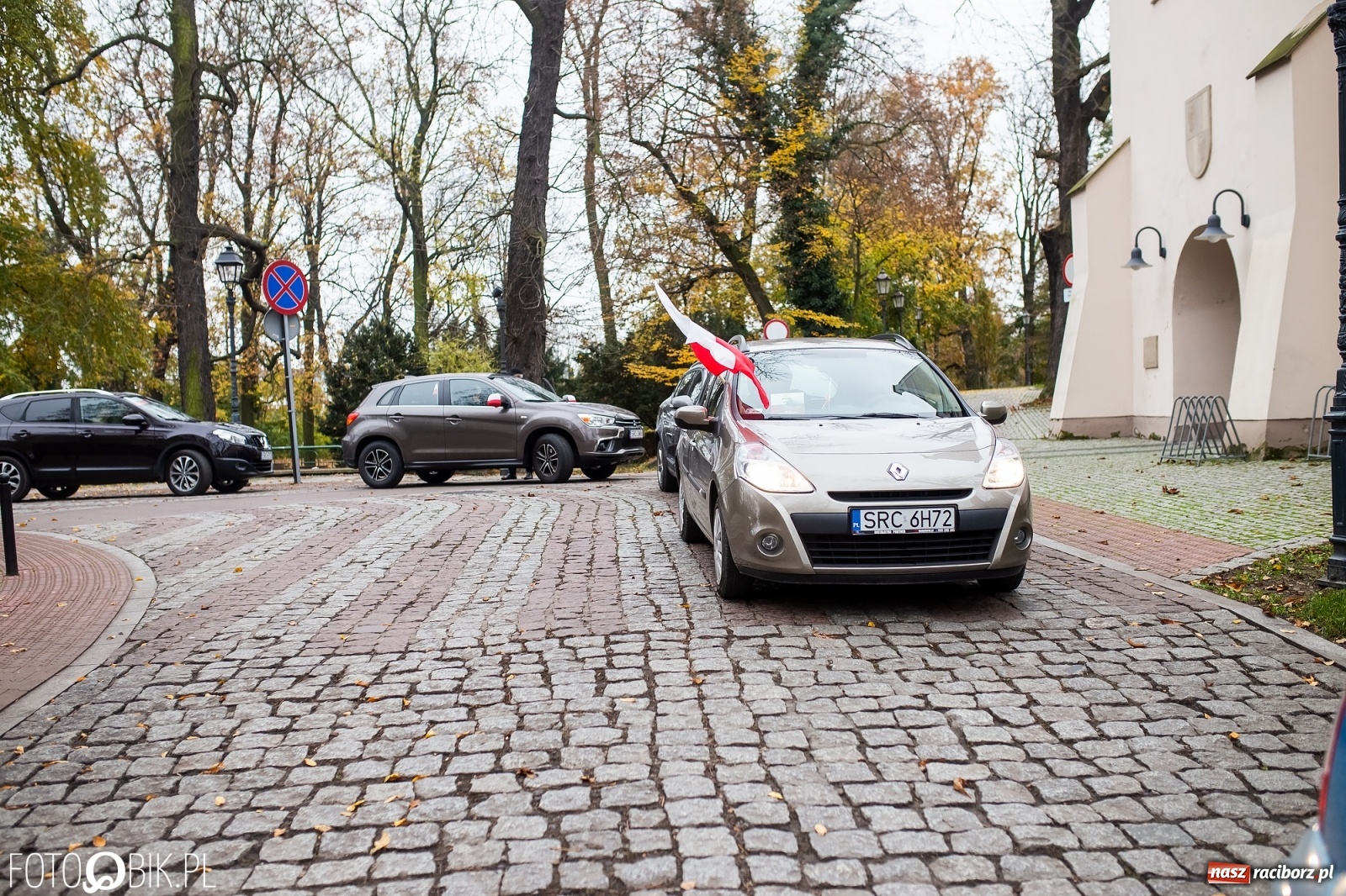 Zdjęcie w galerii na portalu naszraciborz.pl: Spontaniczny przejazd patriotyczny na Święto Niepodległości wiadomości z regionu
