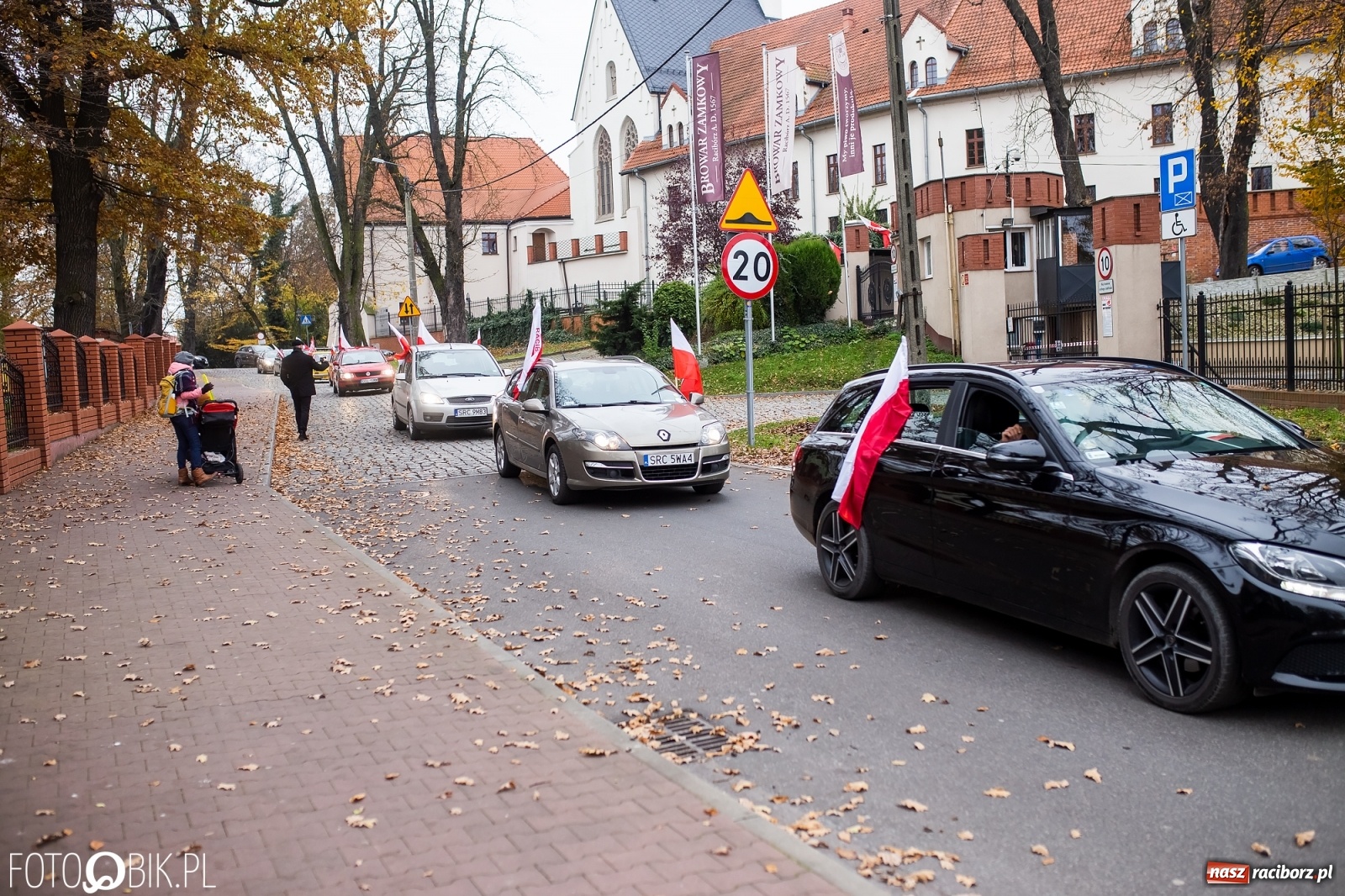 Zdjęcie w galerii na portalu naszraciborz.pl: Spontaniczny przejazd patriotyczny na Święto Niepodległości wiadomości z regionu