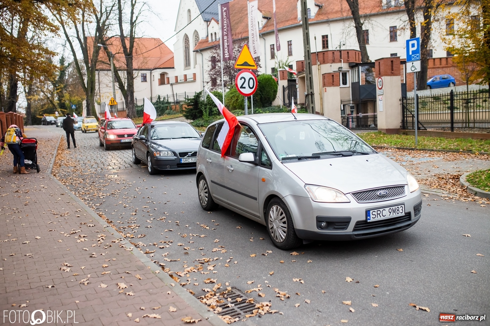 Zdjęcie w galerii na portalu naszraciborz.pl: Spontaniczny przejazd patriotyczny na Święto Niepodległości wiadomości z regionu