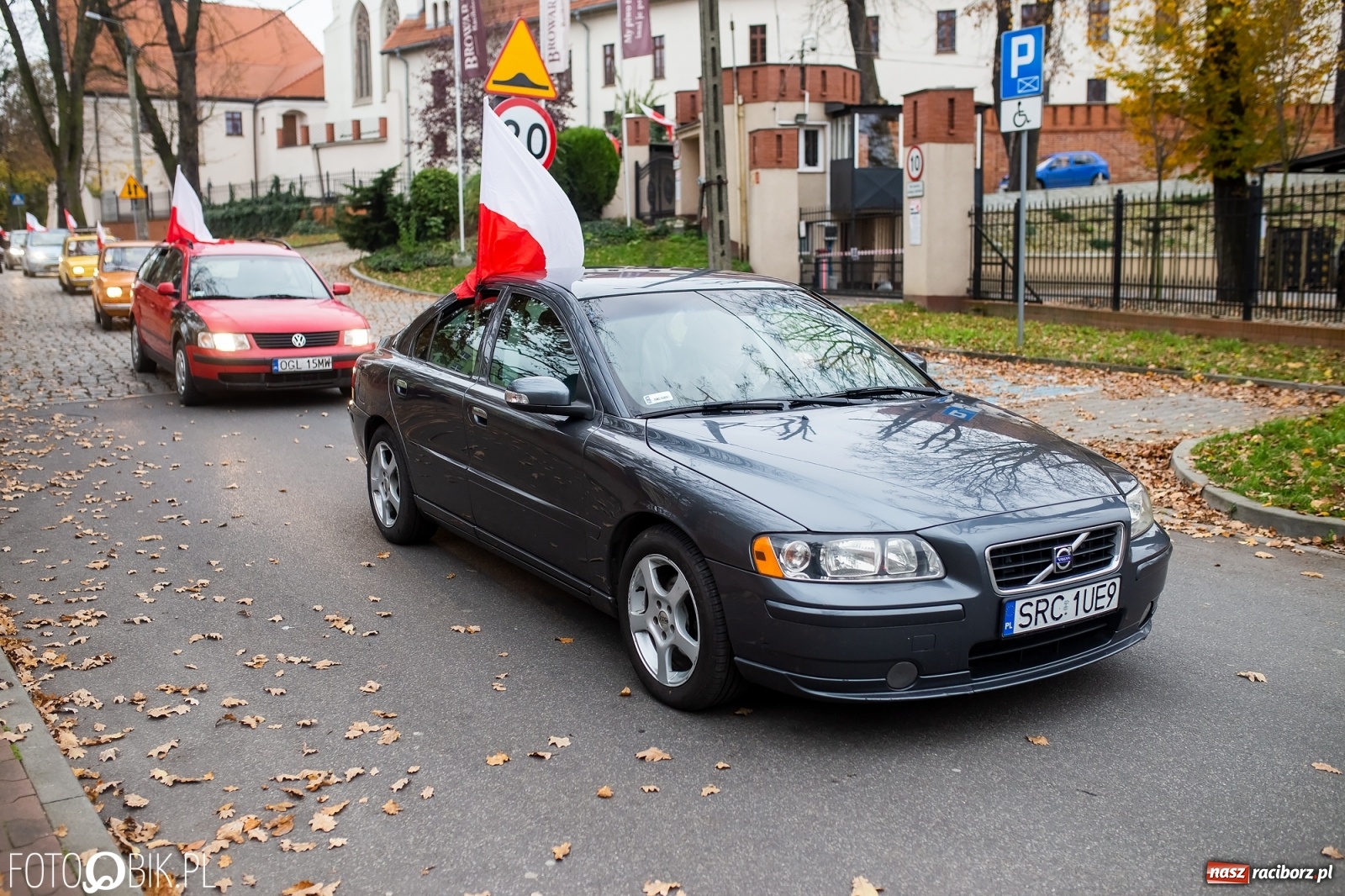 Zdjęcie w galerii na portalu naszraciborz.pl: Spontaniczny przejazd patriotyczny na Święto Niepodległości wiadomości z regionu